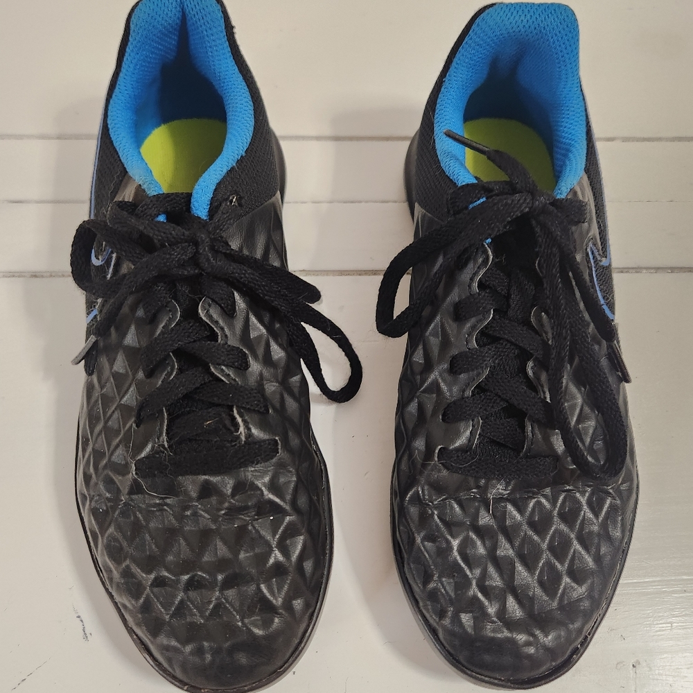 Nike Tiempo Legend 8 Tennis Shoes Sneakers Black Blue Size 1.5 Youth